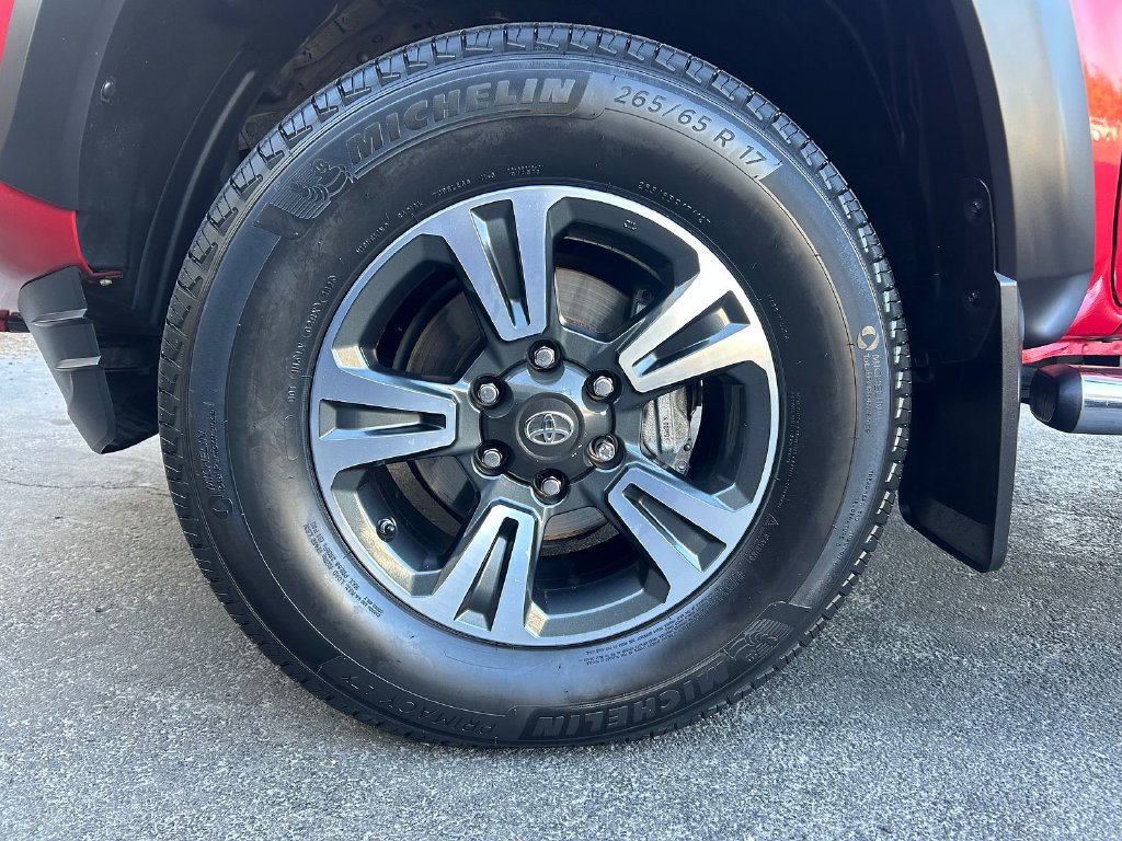Thumbnail: 2017 Toyota Tacoma - 6