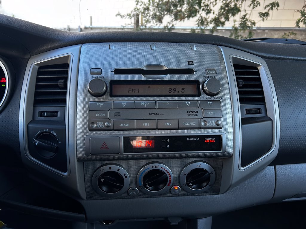 Thumbnail: 2011 Toyota Tacoma - 14