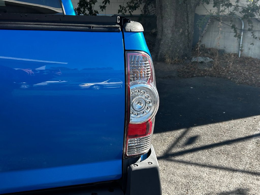 Thumbnail: 2011 Toyota Tacoma - 6