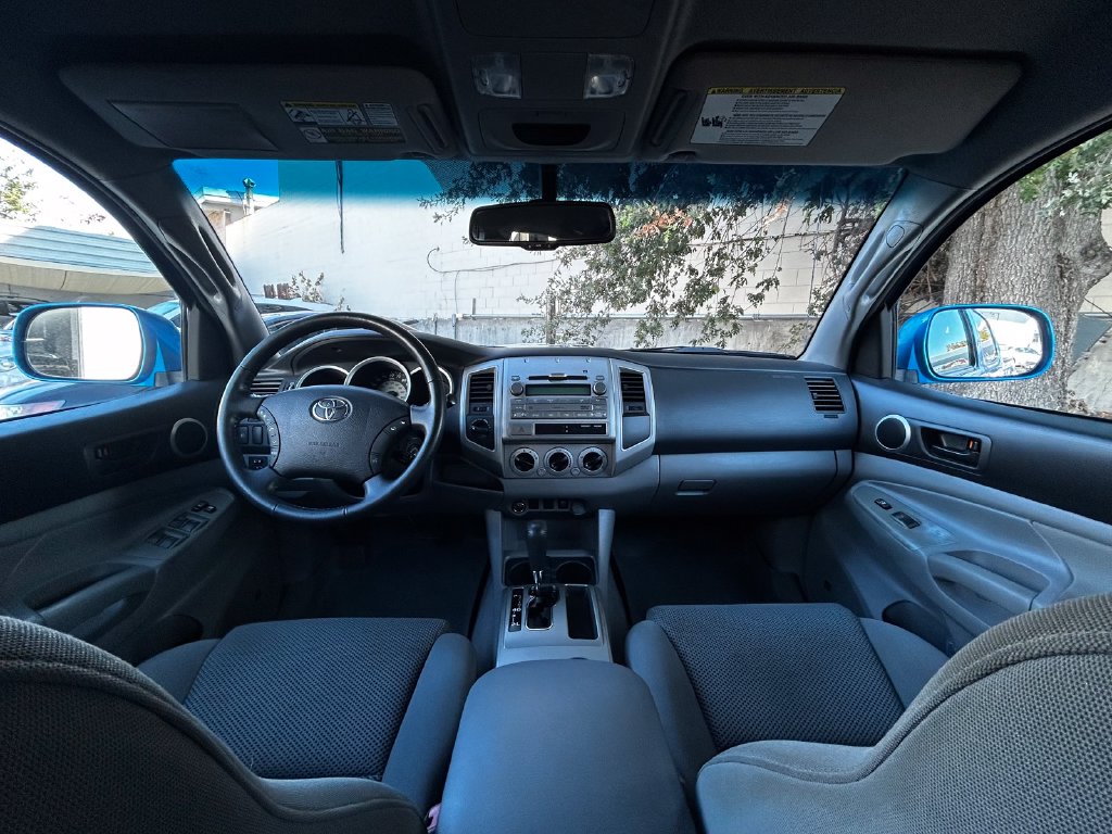 Thumbnail: 2011 Toyota Tacoma - 13