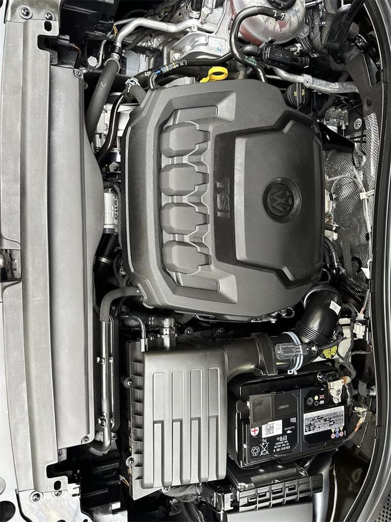 2022 Volkswagen Tiguan SE 9
