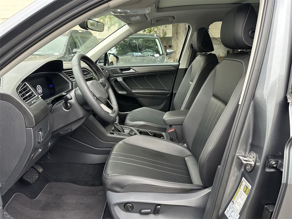 2022 Volkswagen Tiguan SE 11