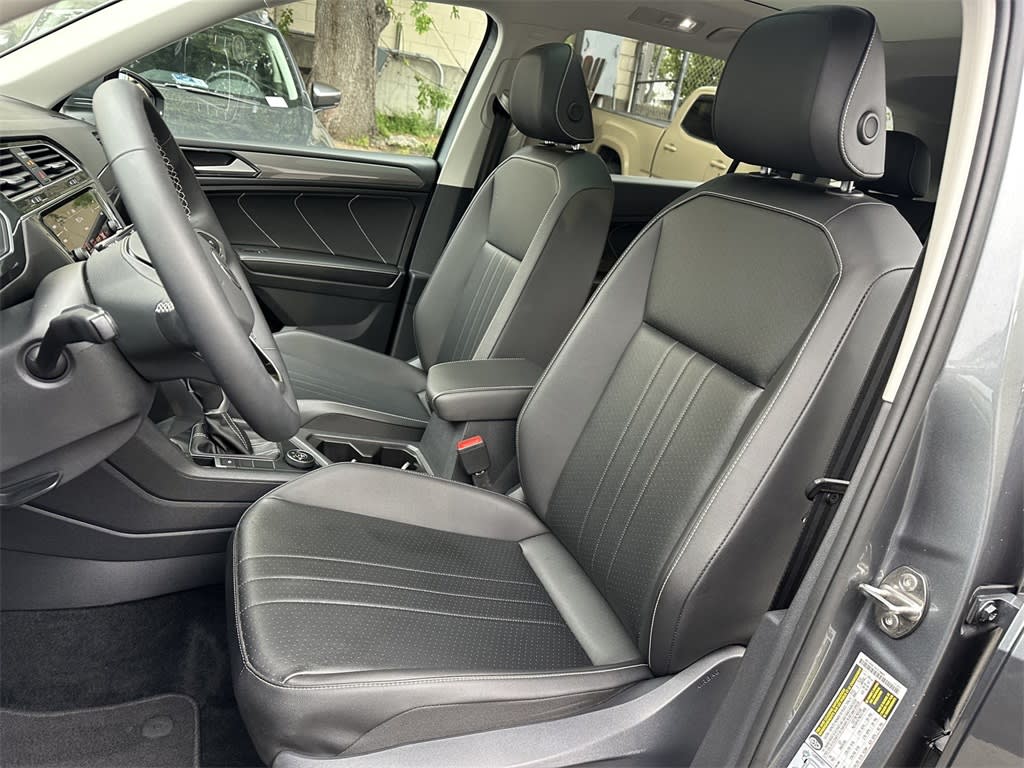2022 Volkswagen Tiguan SE 12