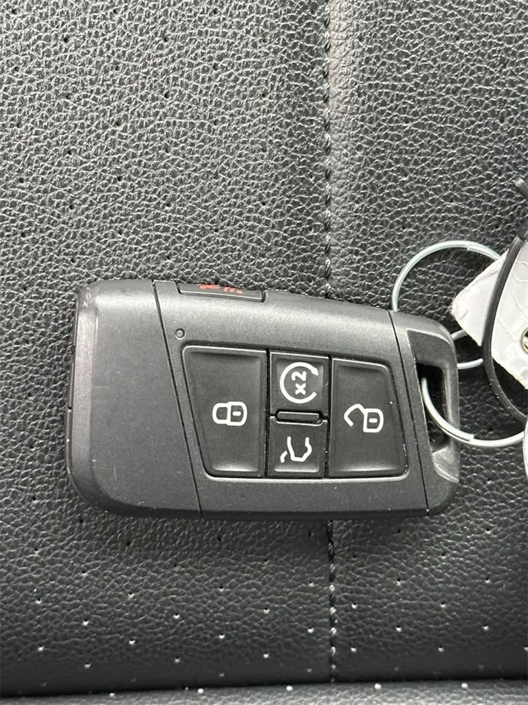 2022 Volkswagen Tiguan SE 17
