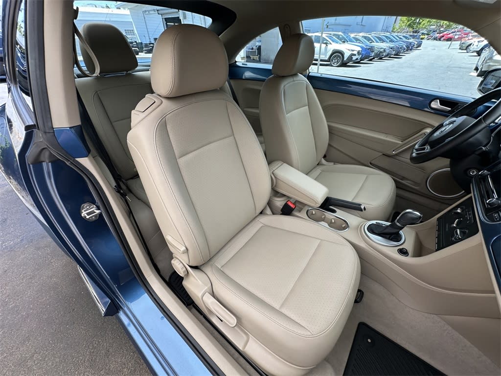 Thumbnail: 2016 Volkswagen Beetle - 20