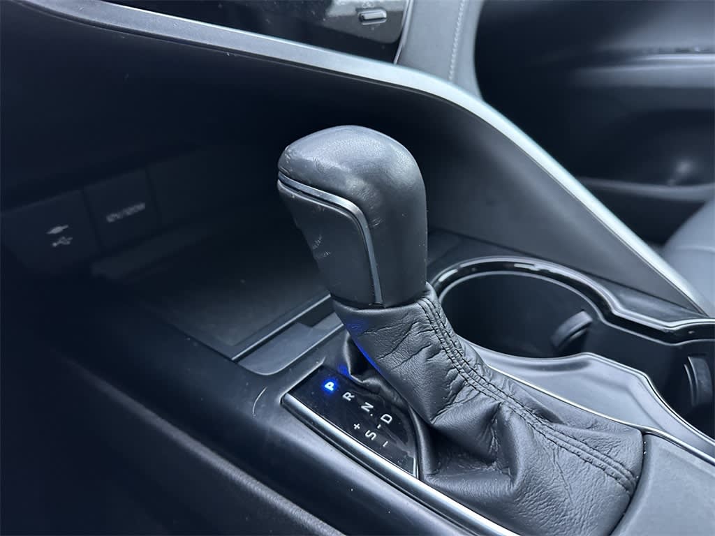 Thumbnail: 2019 Toyota Camry - 16