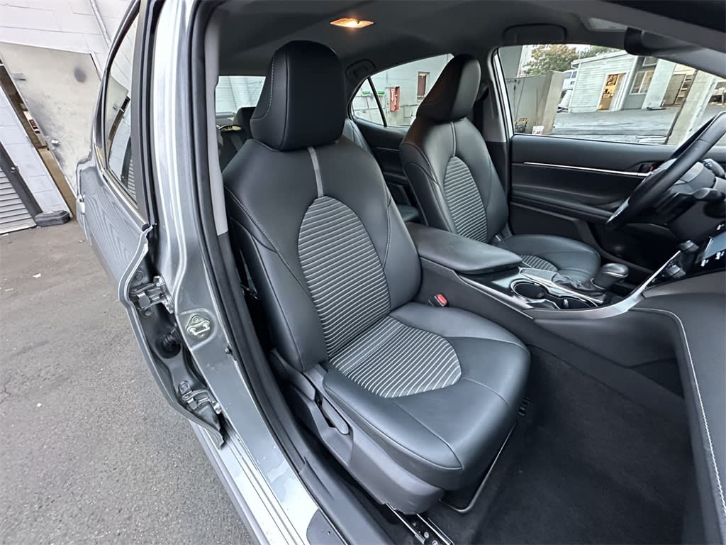 Thumbnail: 2019 Toyota Camry - 12