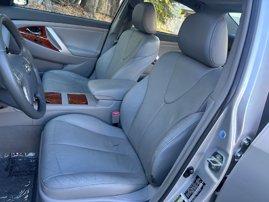 Thumbnail: 2010 Toyota Camry - 12