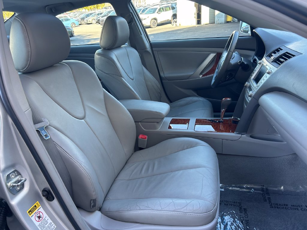 Thumbnail: 2010 Toyota Camry - 11