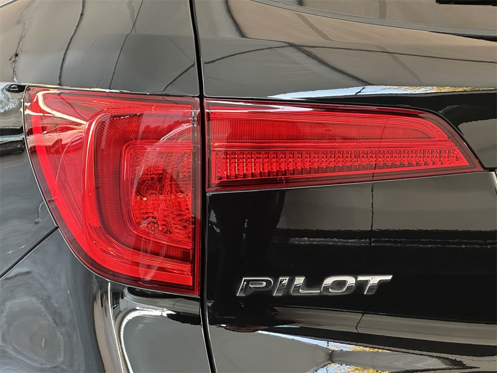 2018 Honda Pilot Elite 19