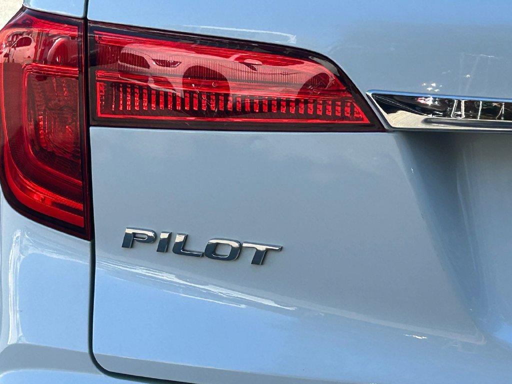 Thumbnail: 2018 Honda Pilot - 7