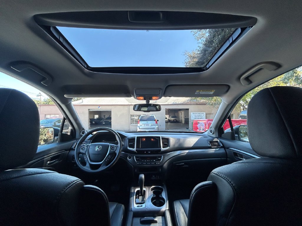Thumbnail: 2018 Honda Pilot - 14
