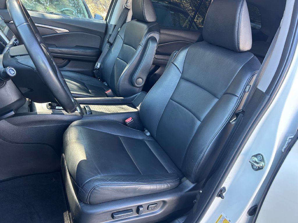 Thumbnail: 2018 Honda Pilot - 11