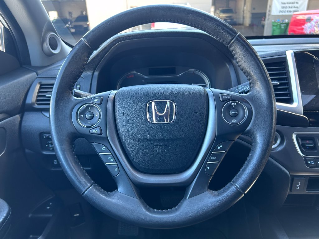 Thumbnail: 2018 Honda Pilot - 15