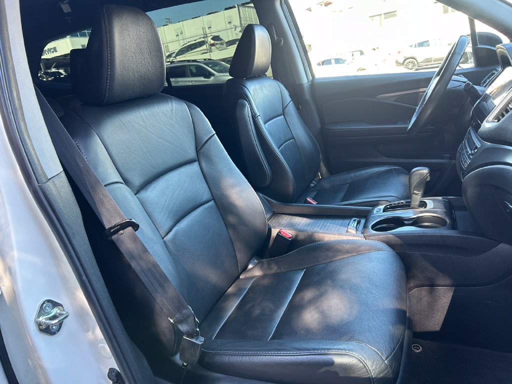 Thumbnail: 2018 Honda Pilot - 12