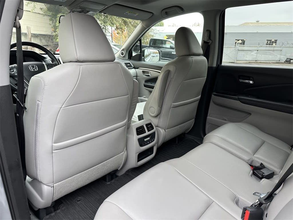 Thumbnail: 2016 Honda Pilot - 12