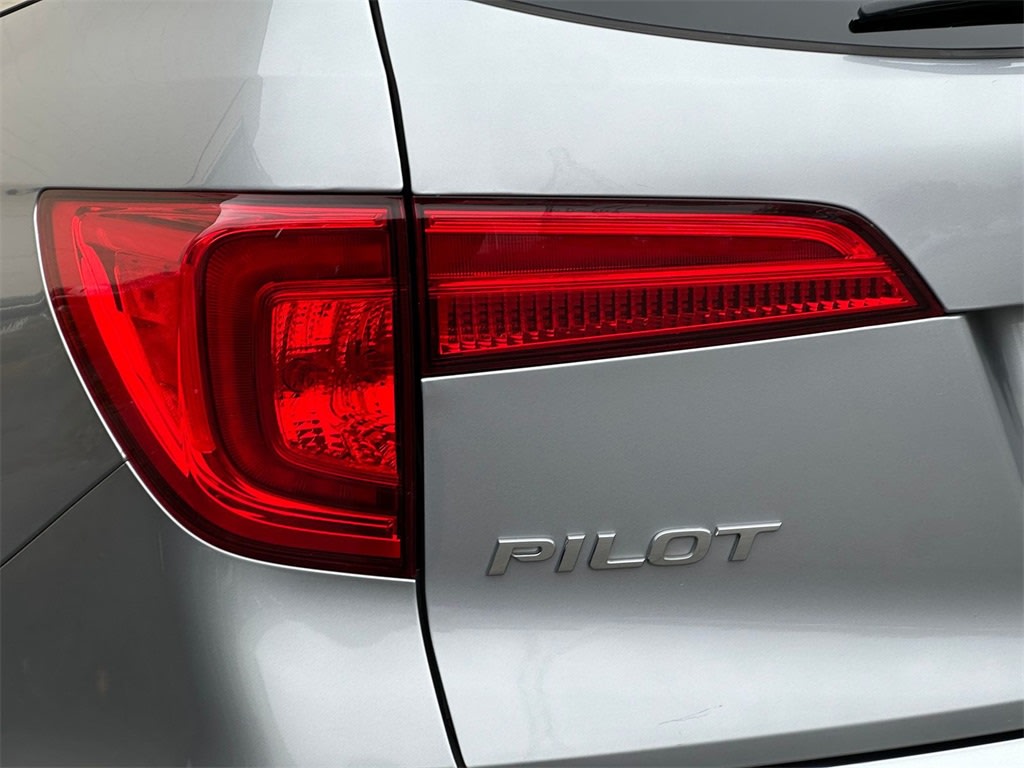 Thumbnail: 2016 Honda Pilot - 20