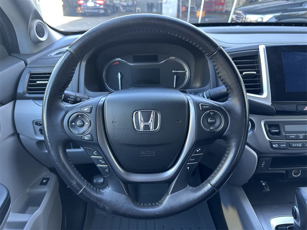 Thumbnail: 2017 Honda Ridgeline - 9