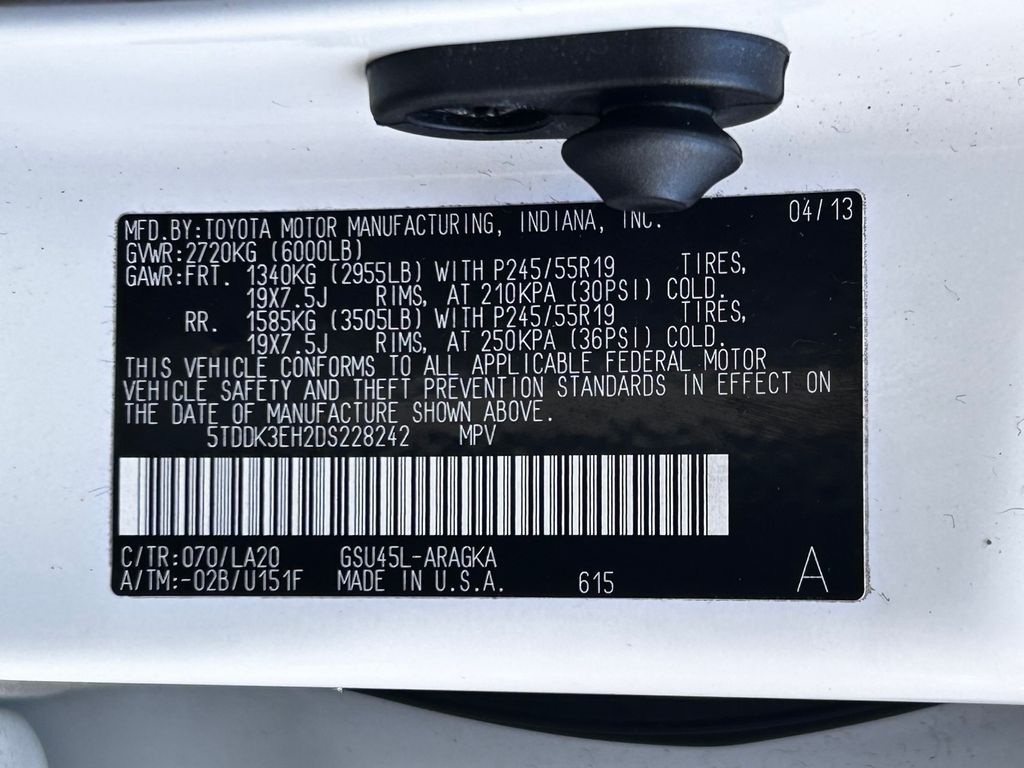Thumbnail: 2013 Toyota Highlander - 20