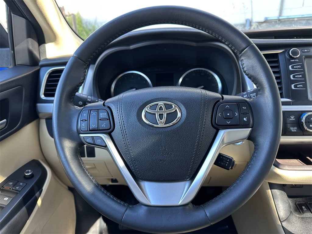 Thumbnail: 2016 Toyota Highlander - 13