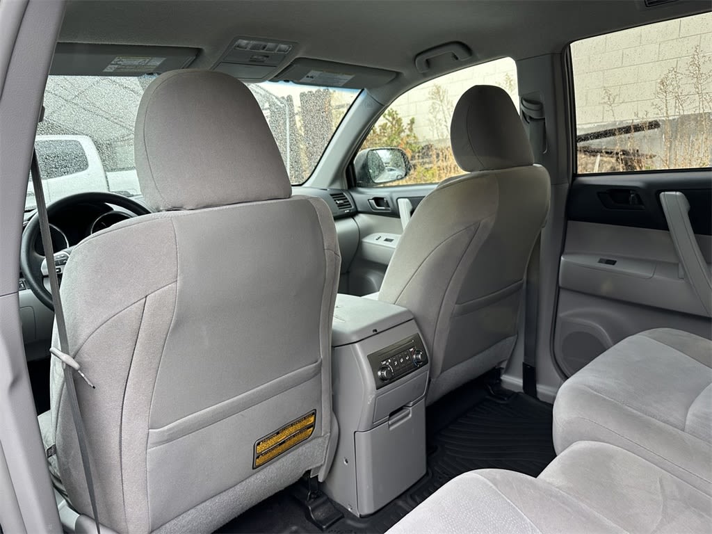 Thumbnail: 2013 Toyota Highlander - 13