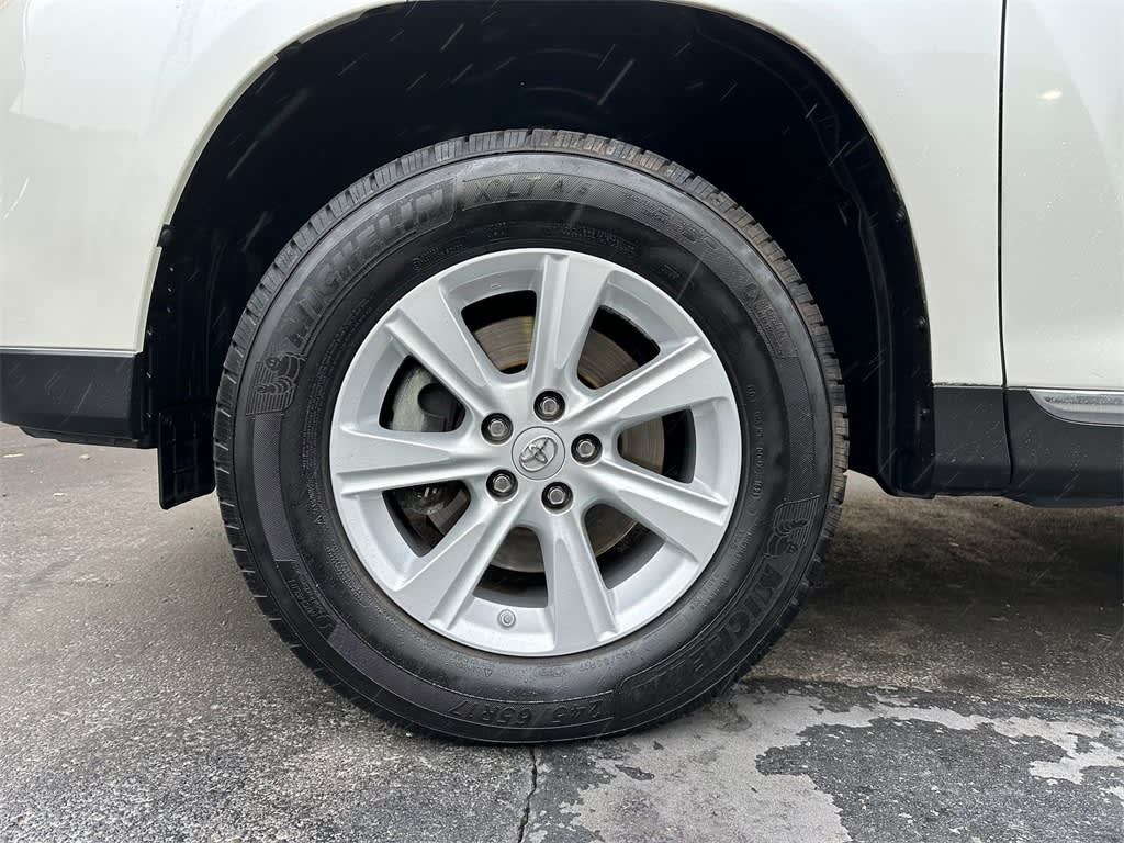 Thumbnail: 2013 Toyota Highlander - 8