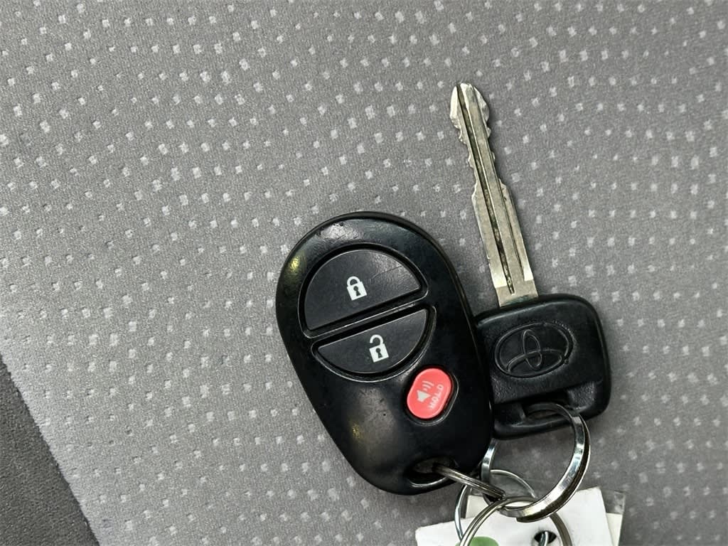 Thumbnail: 2013 Toyota Highlander - 18