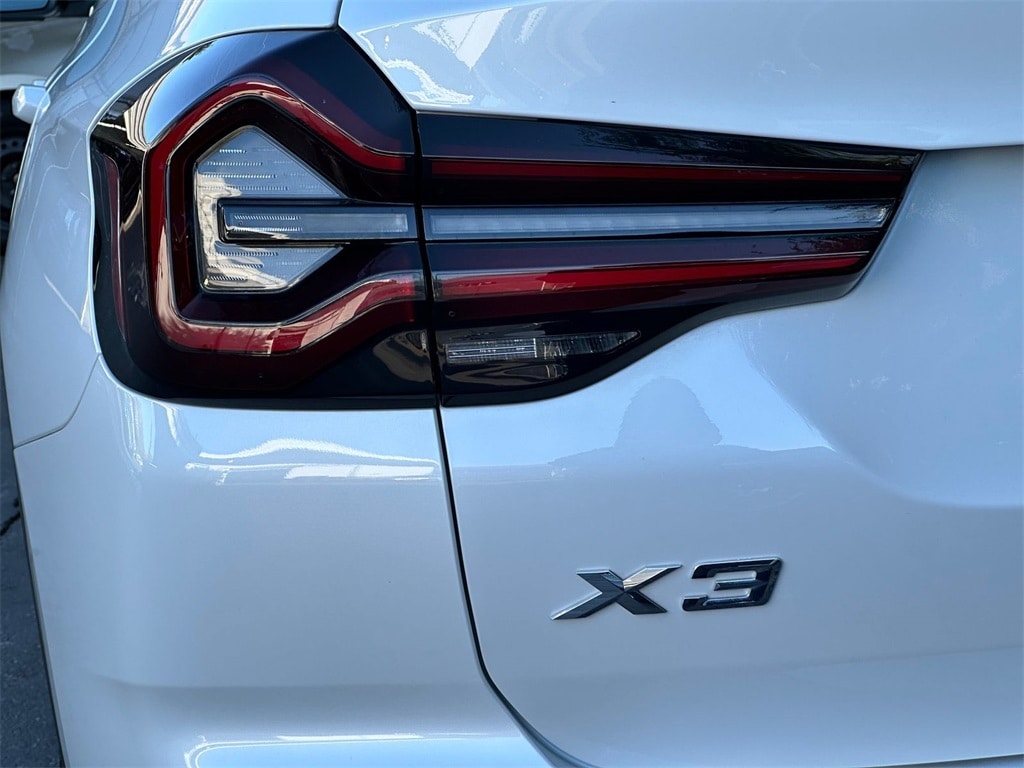 Thumbnail: 2023 BMW X3 - 18