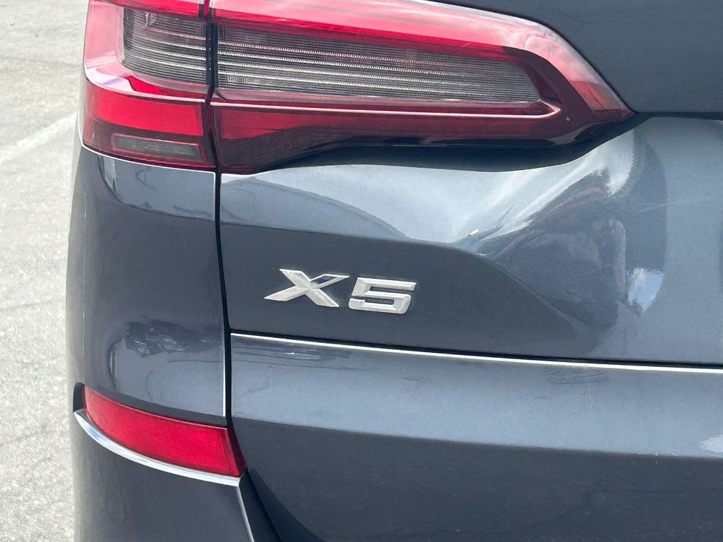 Thumbnail: 2022 BMW X5 - 7