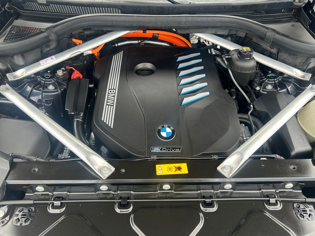 Thumbnail: 2022 BMW X5 - 9