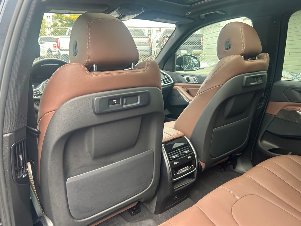 Thumbnail: 2022 BMW X5 - 13