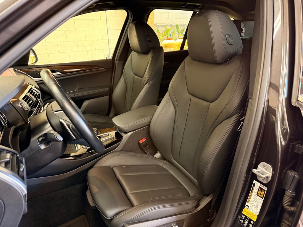 Thumbnail: 2019 BMW X3 - 10