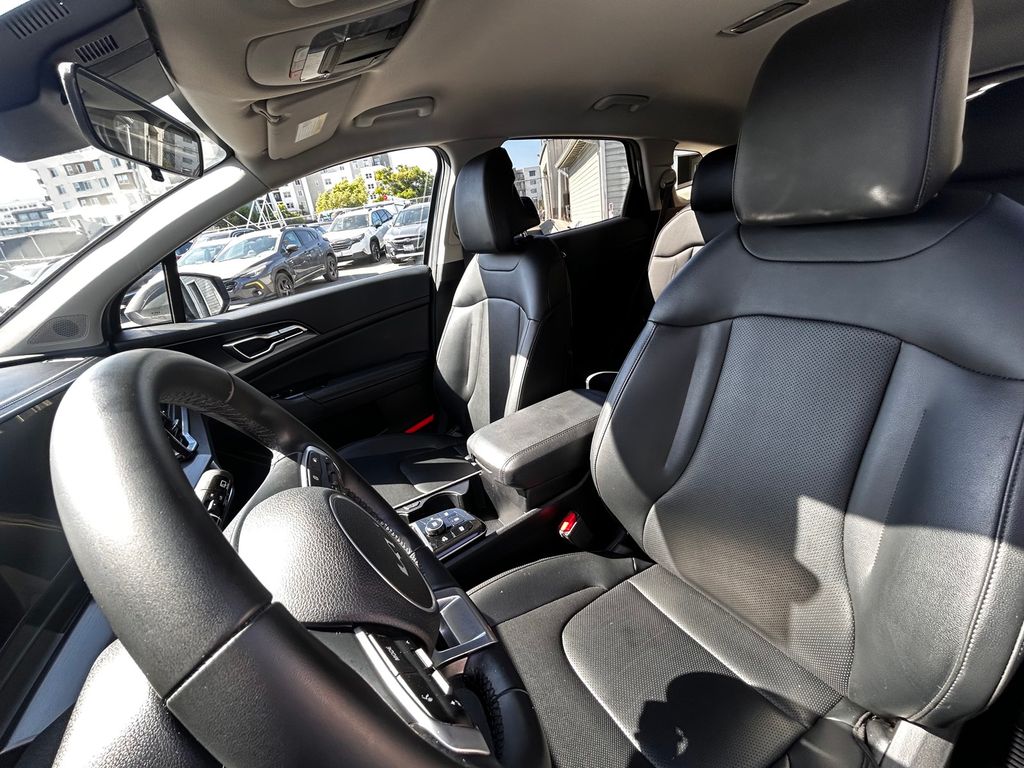 Thumbnail: 2023 Kia Sportage - 16