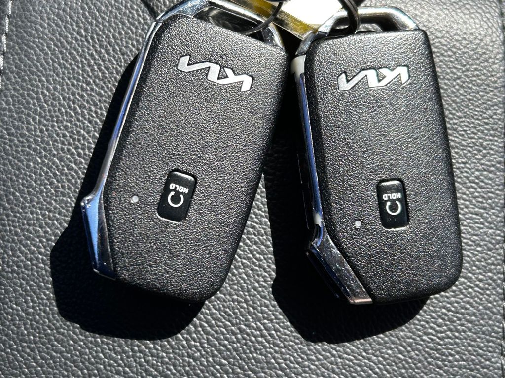 Thumbnail: 2023 Kia Sportage - 21
