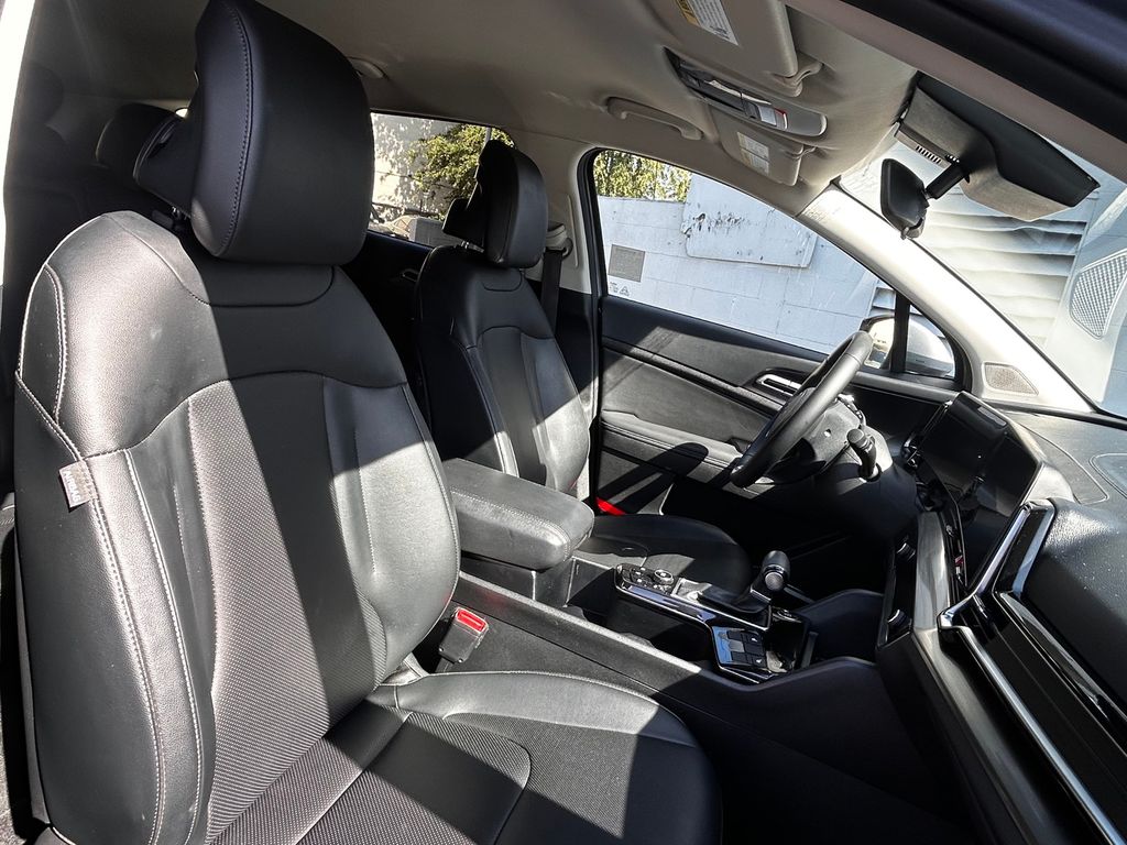 Thumbnail: 2023 Kia Sportage - 12