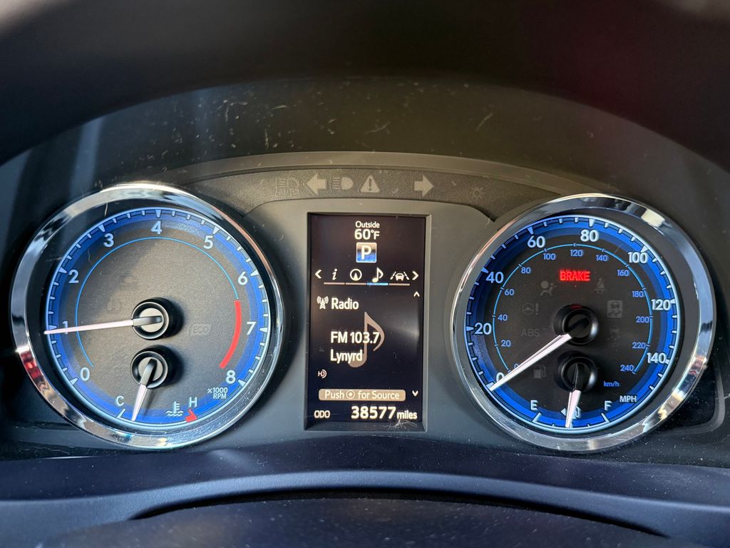 Thumbnail: 2017 Toyota Corolla - 15