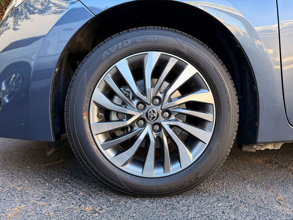 Thumbnail: 2017 Toyota Corolla - 7