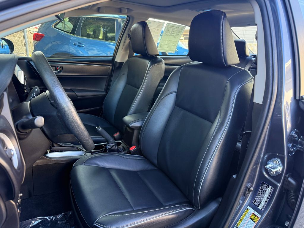 Thumbnail: 2017 Toyota Corolla - 10