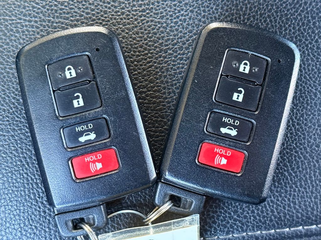 Thumbnail: 2017 Toyota Corolla - 17