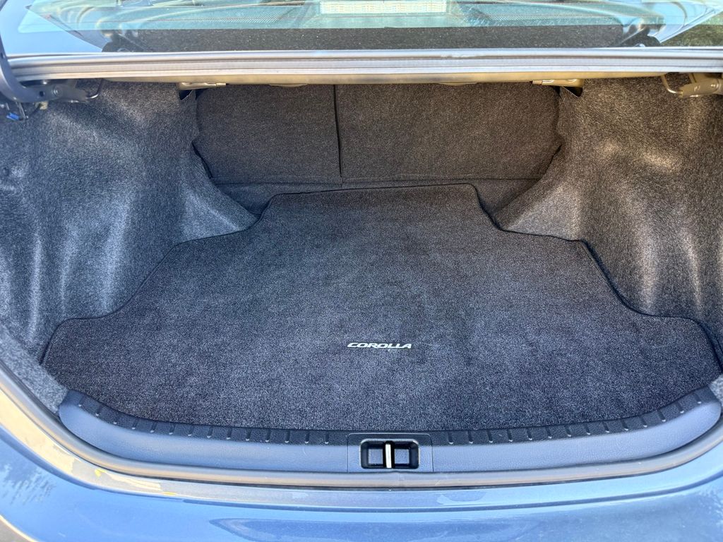 Thumbnail: 2017 Toyota Corolla - 16