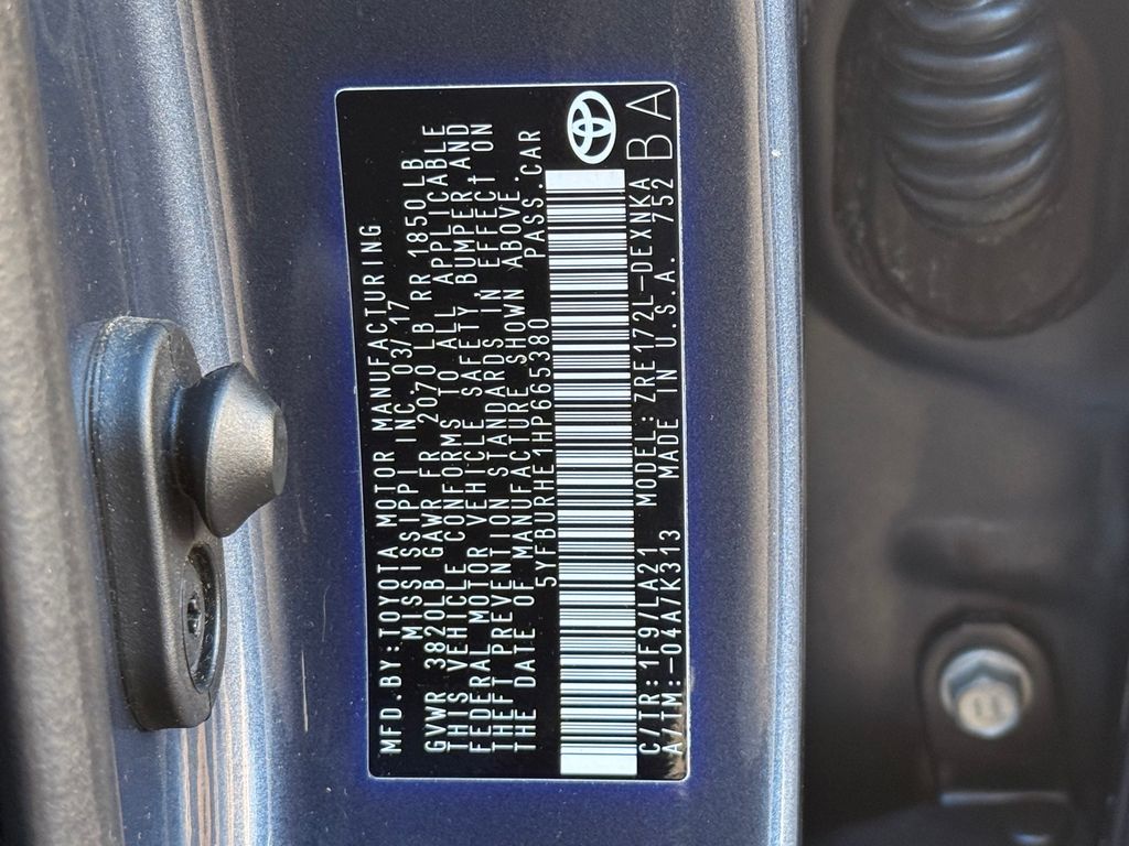 Thumbnail: 2017 Toyota Corolla - 18