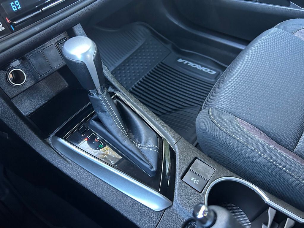 Thumbnail: 2019 Toyota Corolla - 16