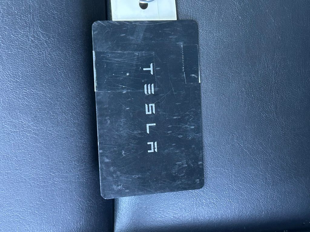 Thumbnail: 2018 Tesla Model 3 - 15