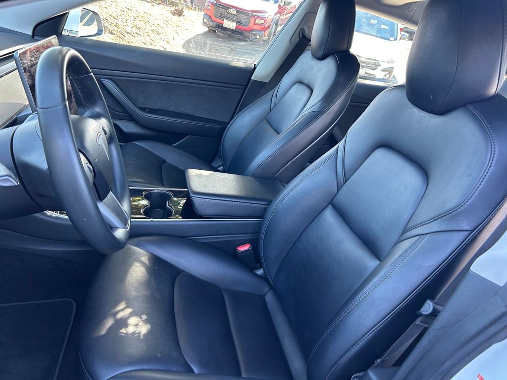 Thumbnail: 2018 Tesla Model 3 - 9