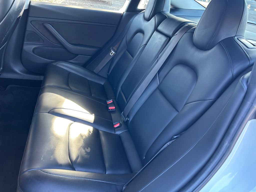 Thumbnail: 2018 Tesla Model 3 - 19