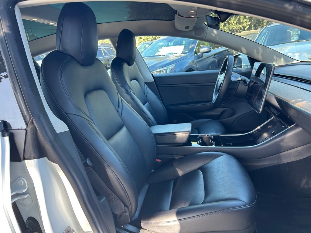Thumbnail: 2018 Tesla Model 3 - 10