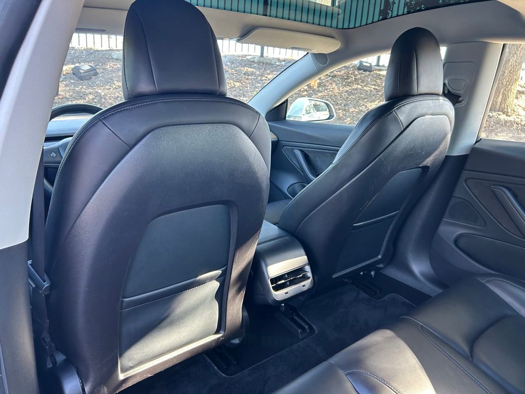 Thumbnail: 2018 Tesla Model 3 - 11