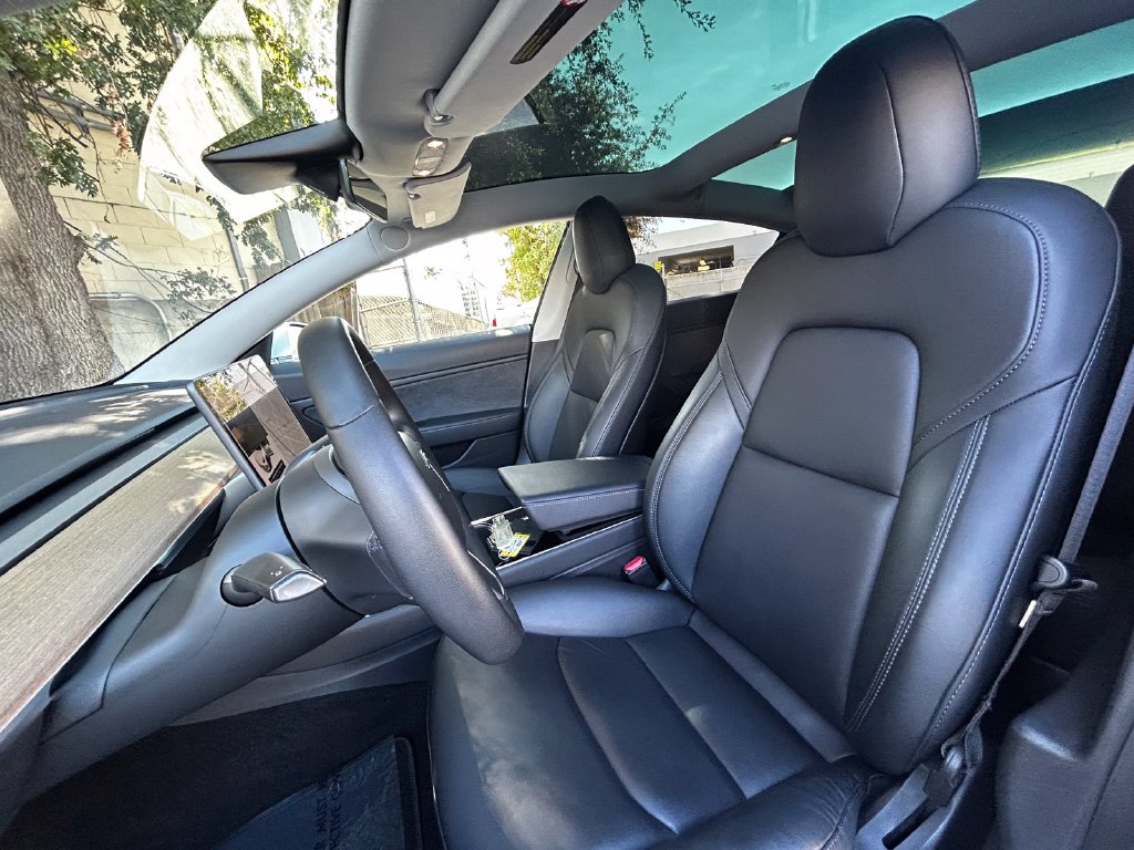 Thumbnail: 2020 Tesla Model 3 - 9