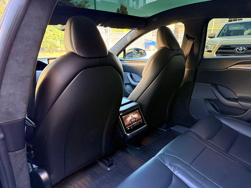 Thumbnail: 2021 Tesla Model S - 17