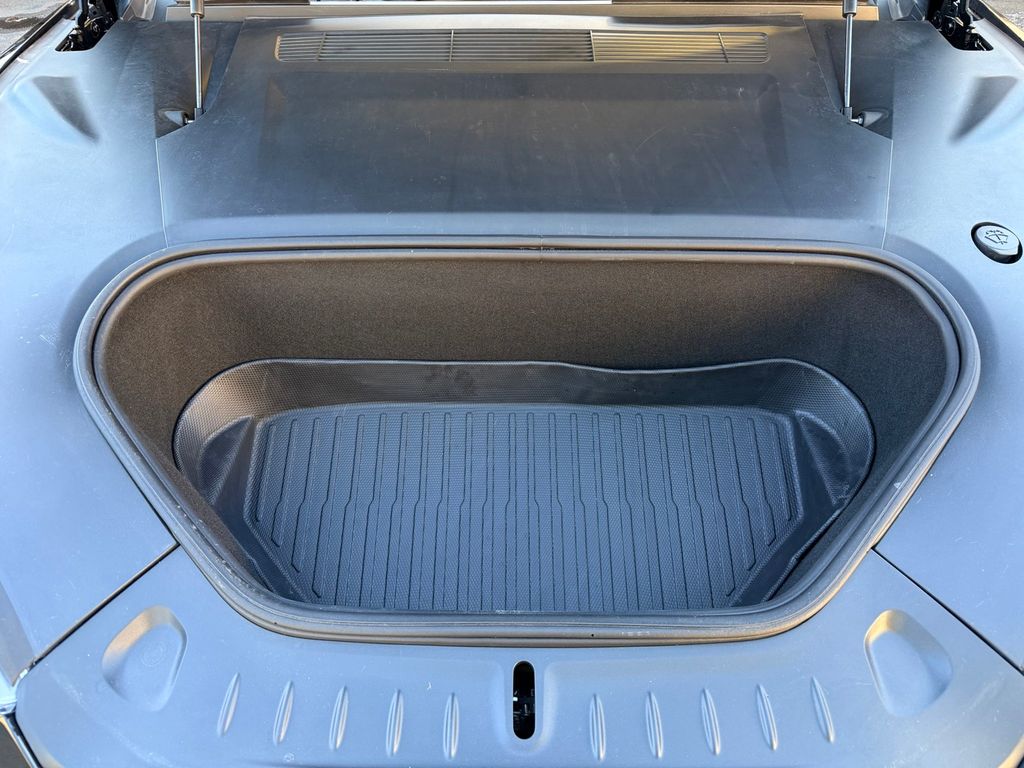 Thumbnail: 2021 Tesla Model S - 16